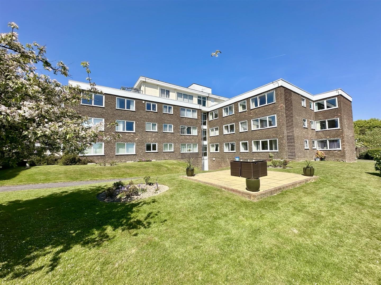 2 bed property in Hastings Road, Bexhill-On-Sea